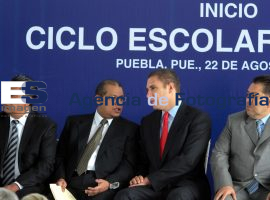 Rafael Moreno Valle da inidio al ciclo escolar en secundaria Técnica 79 - ES imagen agencia de fotografía