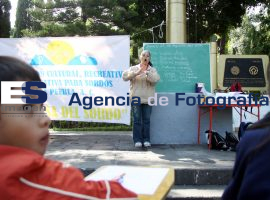 Niños con Sordera continúan recibiendo clases en el Centro Histórico - ES imagen agencia de fotografía