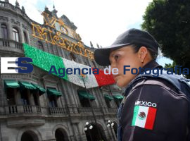 Izamiento de Bandera en Memoria de los Muertos de Monterrey - ES imagen agencia de fotografía