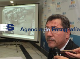 Presentan a 4 presuntos ladrones que tenían varias armas en su poder - ES imagen agencia de fotografía