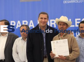 Primera piedra mercado Xiutetelco - ES imagen agencia de fotografía