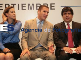 Dona IBM sistemas de educación infantil - ES imagen agencia de fotografía