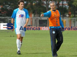 Se enfrentan en entrenamiento Puebla F.C. y Lobos Buap - ES imagen agencia de fotografía