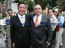 Se encuentran Amadeo Lara y Ardelio Vargas en el zócalo - ES imagen agencia de fotografía