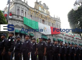 Izamiento de bandera conmemorativo a los Niños Héroes - ES imagen agencia de fotografía