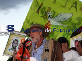Javier Sicilia y la Caravana por la Paz Concluye en México D.F. - ES imagen agencia de fotografía