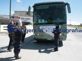 Sale Caravana por la Paz de Veracruz rumbo a Puebla - ES imagen agencia de fotografía