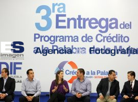 Crédito a la Palabra de la Mujer - ES imagen agencia de fotografía