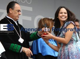 Entrega de Cruz Forjada UPAEP - ES imagen agencia de fotografía