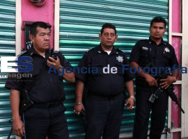Ingresan hombres armados al Tianguis La Piedad - ES imagen agencia de fotografía