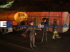 Volcadura de camión deja 35 lesionados - ES imagen agencia de fotografía