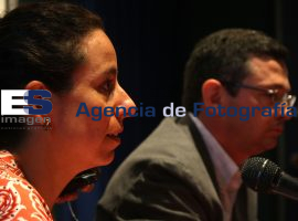 Rueda de prensa de padres de familia del colegio Humbolt - ES imagen agencia de fotografía