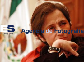 Carmen Aristegui madrina del libro Díaz Ordaz, Disparos en la Oscuridad - ES imagen agencia de fotografía