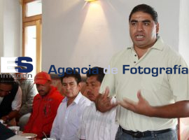 Conflicto líderes tianguis de Tepeaca - ES imagen agencia de fotografía