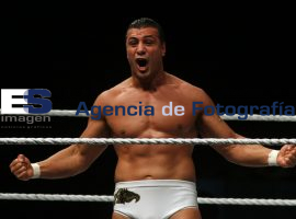 RAW hace vibrar el Hermanos Serdán - ES imagen agencia de fotografía