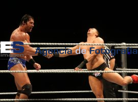 RAW hace vibrar el Hermanos Serdán - ES imagen agencia de fotografía