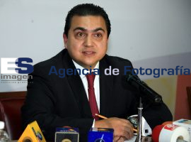 Roberto Moya Comentarios a Evaluación del CEEY - ES imagen agencia de fotografía