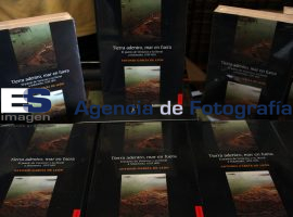 Presentación del libro Tierra Adentro, Mar Afuera - ES imagen agencia de fotografía
