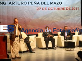 Conferencia de Arturo Peña del Mazo - ES imagen agencia de fotografía