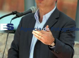 Firma de Convenio de Regularizacion de los Transportistas de Residuos de Contrucción - ES imagen agencia de fotografía