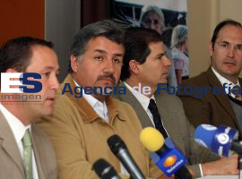 Representantes de medios convocan a Qué Puebla no Tenga Frío - ES imagen agencia de fotografía