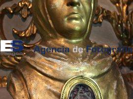 Recorrido en criptas de los obispos y reliquias en Catedral - ES imagen agencia de fotografía