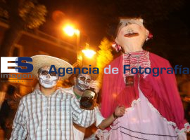 Desfilan calaveras y catrinas en el zócalo de Atlixco - ES imagen agencia de fotografía
