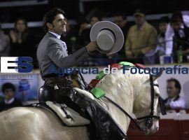 El rejoneador Diego Ventura sale por la puerta grande - ES imagen agencia de fotografía