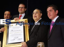 Entrega de Reconocimiento Ministro Sergio Valls - ES imagen agencia de fotografía