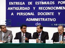Entrega de reconocimientos maestros Colegios de Bachilleres - ES imagen agencia de fotografía