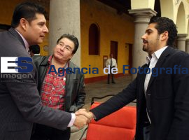 Alejandro Armenta saluda a representantes de izquierda - ES imagen agencia de fotografía