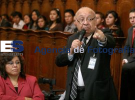 Conferencia de Juan De Dios Castro Lozano - ES imagen agencia de fotografía