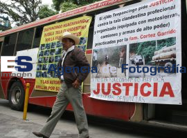 Habitantes del Municipio de Huachinango se manifestaron en la PROFEPA - ES imagen agencia de fotografía