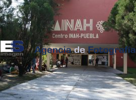 Tianguistas de Tepeaca se manifiestan en el Inah - ES imagen agencia de fotografía