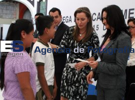 Entrega De Becas A Manores Trabajadores - ES imagen agencia de fotografía
