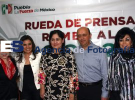 Diva Hadamira Gastélum en visita de trabajo con mujeres del PRI - ES imagen agencia de fotografía