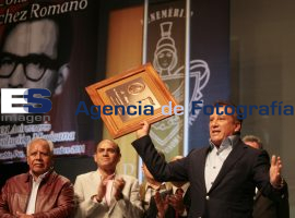 Reconoce la Froc a Enrique Agüera, rector de la BUAP - ES imagen agencia de fotografía