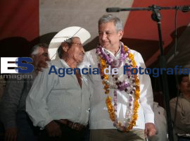 Andrés Manuel López Obrador visito Ayoxuxtla por cien aniversario de la firma del Plan de Ayala - ES imagen agencia de fotografía
