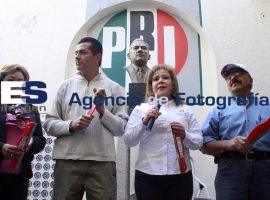 Banderazo De Inicio Para Remodelación Del Pri Municipal - ES imagen agencia de fotografía