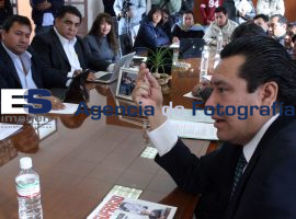 Leobardo Soto En Junta Cetemista - ES imagen agencia de fotografía
