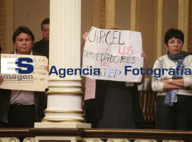 Se manifiestan trabajadores contra reforma a la ley del ISSSTE - ES imagen agencia de fotografía