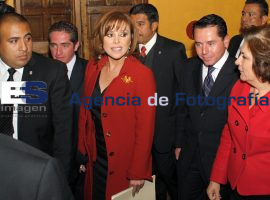 Recibe Reconocimiento Maricela Morales Procuradora de Justicia - ES imagen agencia de fotografía