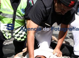 Hombre es Detenido por Golpear a su Esposa en la vía Pública - ES imagen agencia de fotografía