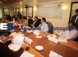 Diputados sesionan por la noche reforma a la ley del ISSSTE - ES imagen agencia de fotografía