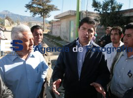 Supervisa Eduardo Rivera construcción de colectores sanitarios e - ES imagen agencia de fotografía