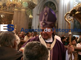 Víctor Sánchez oficia misa - ES imagen agencia de fotografía