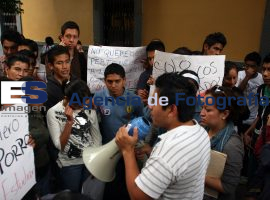 Manifestación Auténticos Rechazados BUAP - ES imagen agencia de fotografía