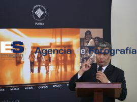 Javier López Zavala en la AnahuacJavierl López Zavala en la Anahuac - ES imagen agencia de fotografía