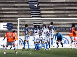 Lobos vs Correcaminos - ES imagen agencia de fotografía