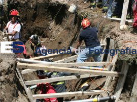 Rescate en Cerro del Marqués - ES imagen agencia de fotografía